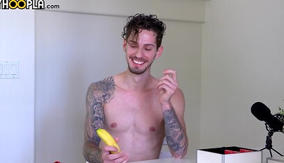 Jeremy Barker Meets Milo Dawson In The GayHoopla Ice-Breaker