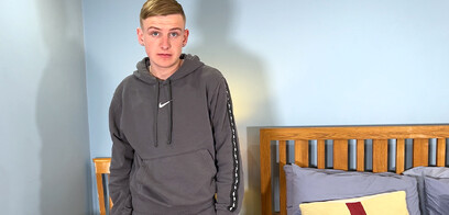 Straight Young Footballer Wanks his Thick Cock & Squirts a Huge Load of Cum over his Shoulder!